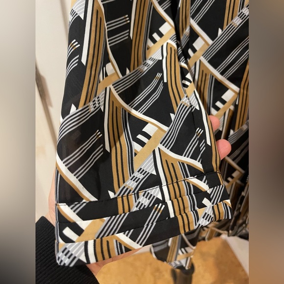 Dana Buchman  Women Size L Mixed Media Top for office or casual outing - Picture 5 of 15